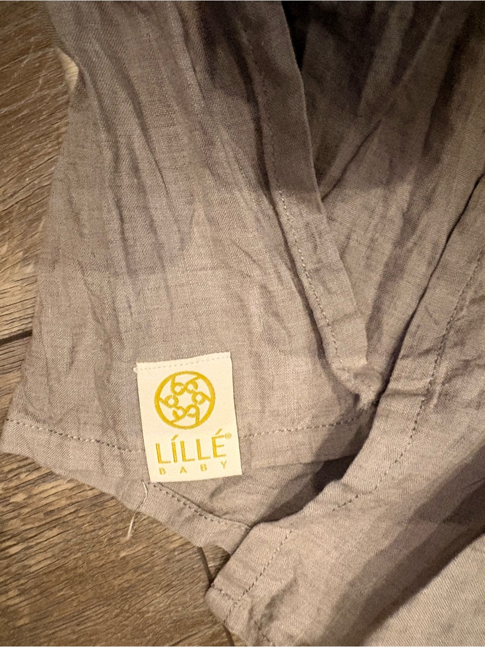 Lillebaby Gray Lightweight Baby Wearing Sling Wrap - Picture 2 of 4